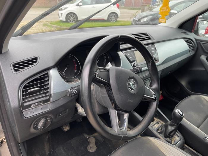 Skoda Fabia III Combi 1.2 TSI 16V Greentech Sloopvoertuig (2016, Beige)