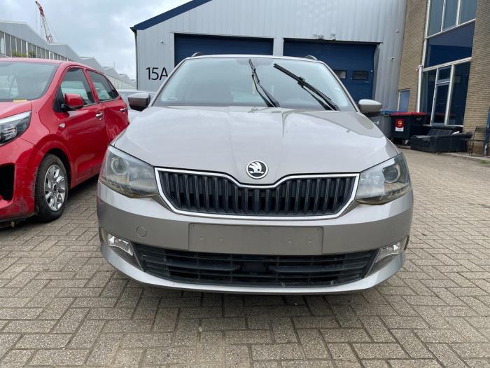 Skoda Fabia III Combi 1.2 TSI 16V Greentech Sloopvoertuig (2016, Beige)