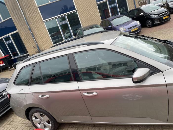 Skoda Fabia III Combi 1.2 TSI 16V Greentech Sloopvoertuig (2016, Beige)