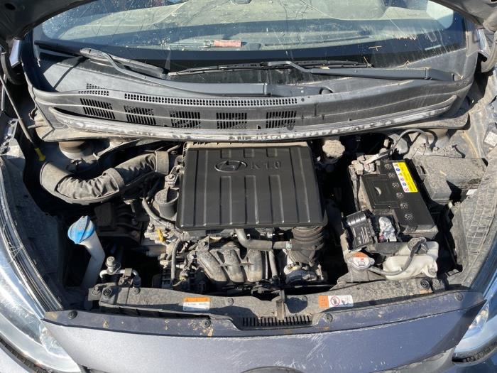 Hyundai i10 1.0 12V Sloopvoertuig (2016, Grijs)