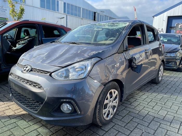 Hyundai i10 1.0 12V Sloopvoertuig (2016, Grijs)