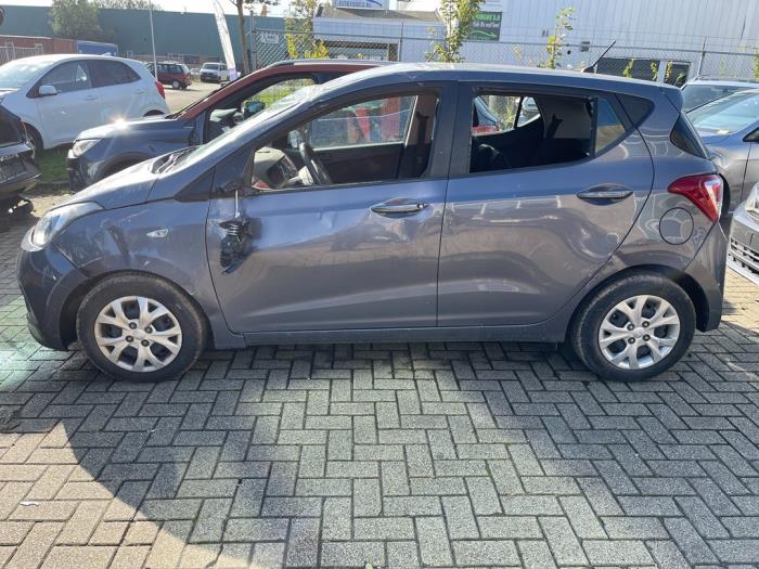 Hyundai i10 1.0 12V Sloopvoertuig (2016, Grijs)