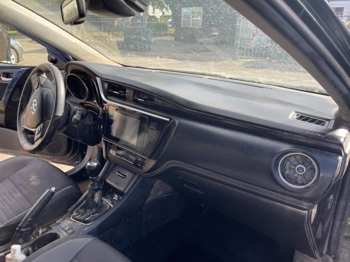 Toyota Auris 1.2 T 16V Sloopvoertuig (2018, Titanium)