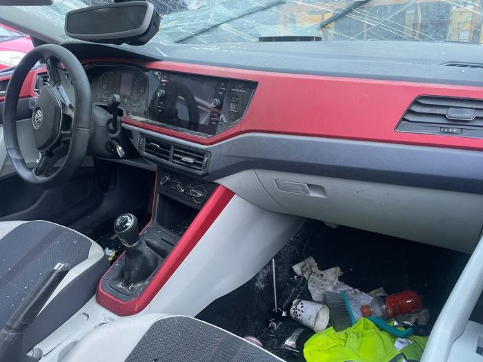 Volkswagen Polo VI 1.0 TSI 12V Sloopvoertuig (2018, Zwart)