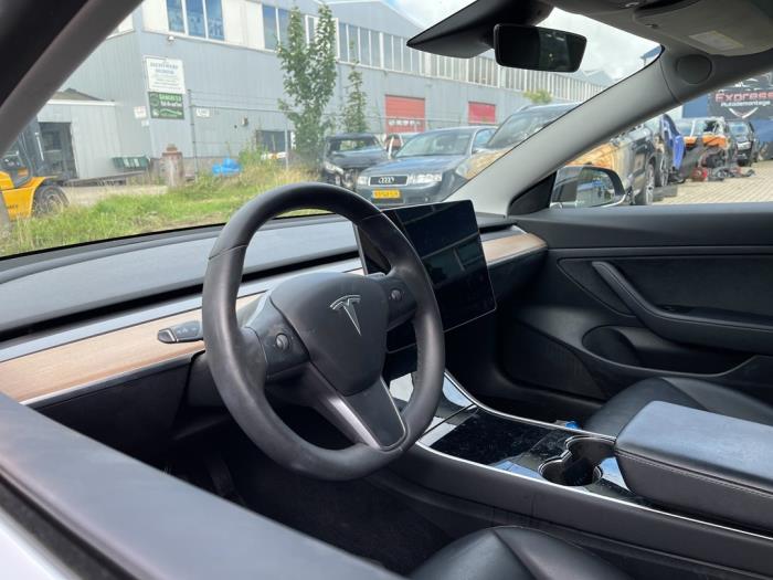 Tesla Model 3 Long Range AWD 75 kWh Sloopvoertuig (2019, Zwart)