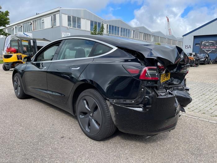 Tesla Model 3 Long Range AWD 75 kWh Sloopvoertuig (2019, Zwart)
