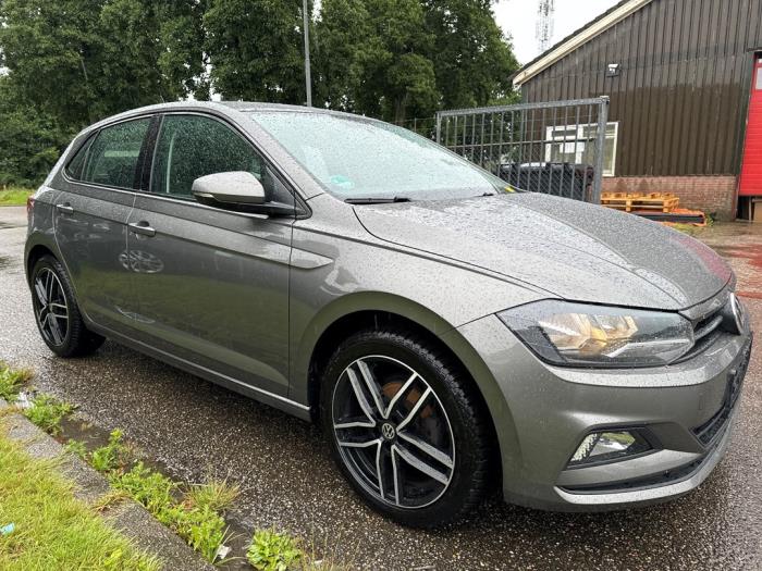 Volkswagen Polo VI 1.0 TSI 12V Sloopvoertuig (2018, Grijs)