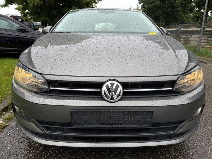 Volkswagen Polo VI 1.0 TSI 12V Sloopvoertuig (2018, Grijs)