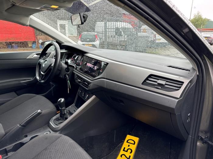 Volkswagen Polo VI 1.0 TSI 12V Sloopvoertuig (2018, Grijs)