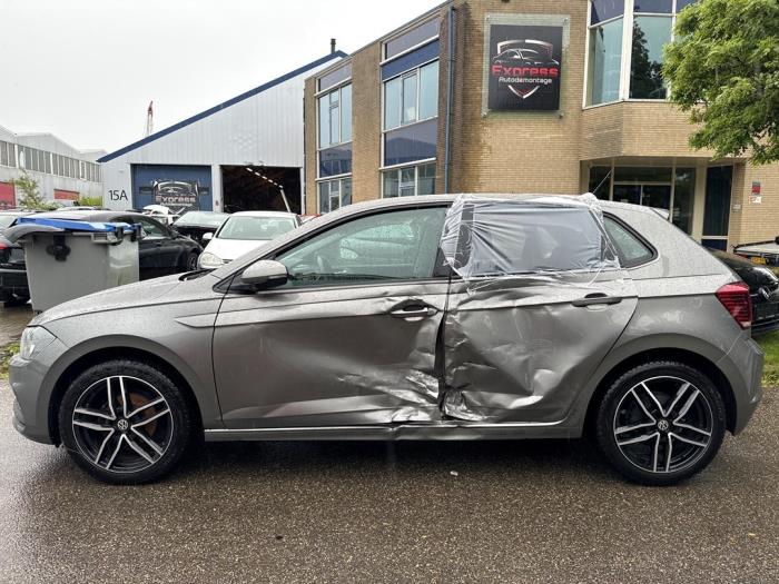 Volkswagen Polo VI 1.0 TSI 12V Sloopvoertuig (2018, Grijs)