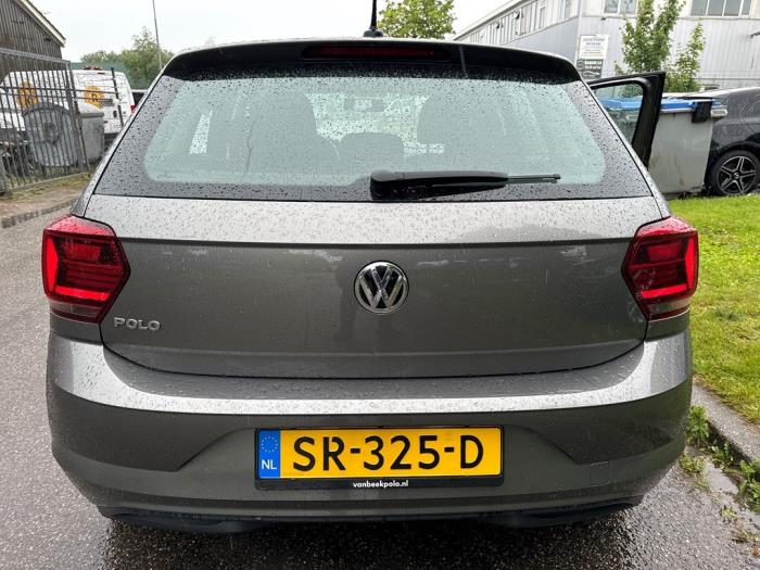 Volkswagen Polo VI 1.0 TSI 12V Sloopvoertuig (2018, Grijs)