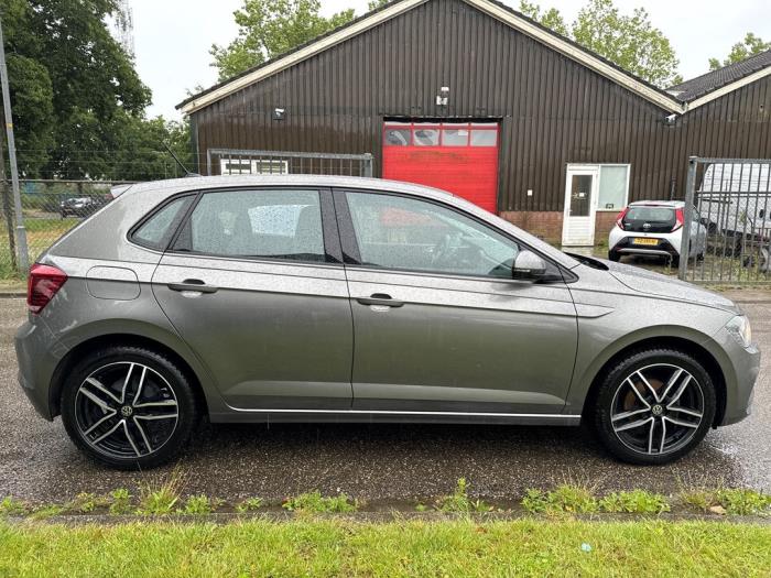 Volkswagen Polo VI 1.0 TSI 12V Sloopvoertuig (2018, Grijs)