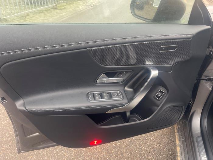 Mercedes CLA Shooting Brake 1.3 CLA-250 e Turbo 16V Sloopvoertuig (2023, Grijs)