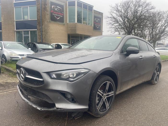 Mercedes CLA Shooting Brake 1.3 CLA-250 e Turbo 16V Sloopvoertuig (2023, Grijs)