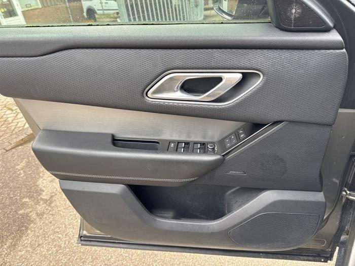 Landrover Range Rover Velar 2.0 D180 AWD Sloopvoertuig (2018, Grijs)