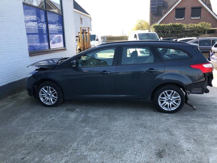 Ford Focus 3 Wagon 1.0 Ti-VCT EcoBoost 12V 125 Sloopvoertuig (2013, MIDNIGHT SKY)