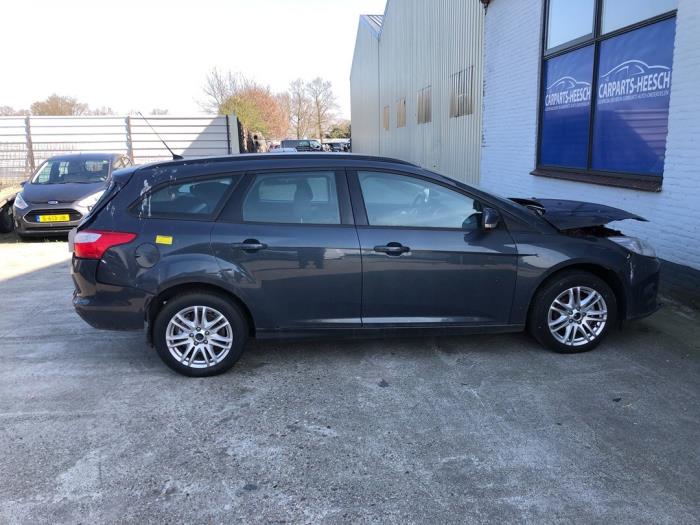 Ford Focus 3 Wagon 1.0 Ti-VCT EcoBoost 12V 125 Sloopvoertuig (2013, MIDNIGHT SKY)