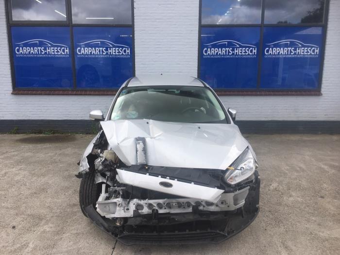 Ford Focus 3 Wagon 1.0 Ti-VCT EcoBoost 12V 100 Sloopvoertuig (2015, Moondust, Zilver)