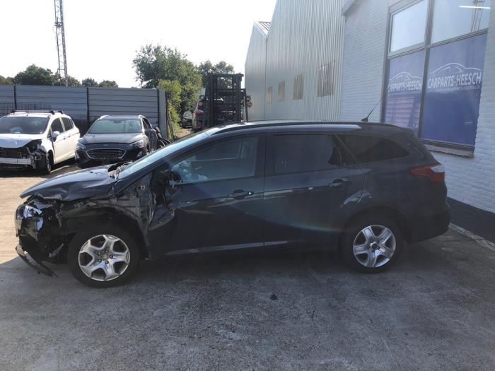 Ford Focus 3 Wagon 1.0 Ti-VCT EcoBoost 12V 125 Sloopvoertuig (2013, MIDNIGHT SKY)