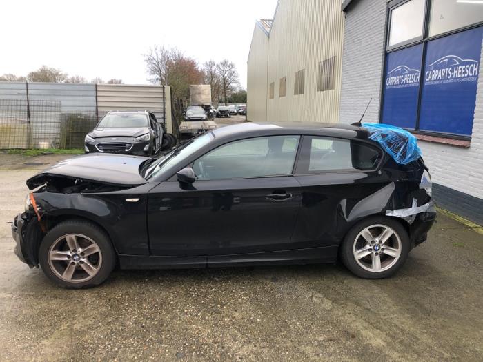 BMW 1 serie 118i 16V Sloopvoertuig (2009, Zwart)