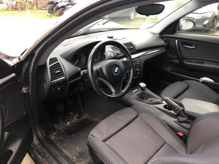 BMW 1 serie 118i 16V Sloopvoertuig (2009, Zwart)