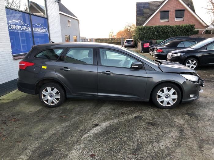 Ford Focus 3 Wagon 1.0 Ti-VCT EcoBoost 12V 125 Sloopvoertuig (2015, MAGNETIC)