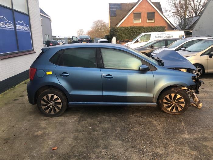 Volkswagen Polo V 1.0 TSI 12V BlueMotion Sloopvoertuig (2016, Blauw)