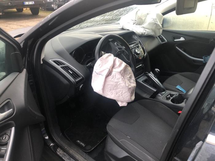 Ford Focus 3 Wagon 1.6 EcoBoost 16V 150 Sloopvoertuig (2012, Metallic, Zwart)