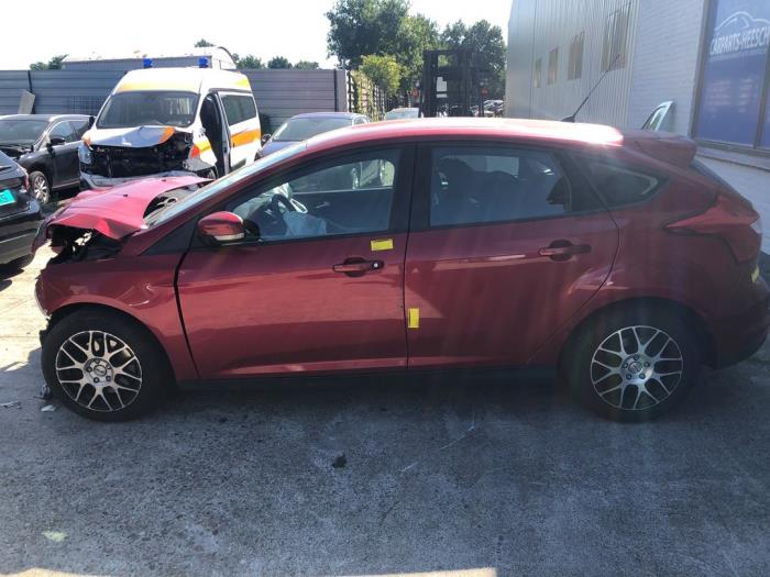 Ford Focus 3 1.6 EcoBoost 16V Sloopvoertuig (2011, Getint, Rood, Candy White, Geblindeerd)