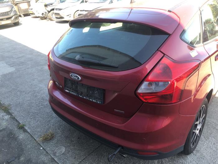 Ford Focus 3 1.6 EcoBoost 16V Sloopvoertuig (2011, Getint, Rood, Candy White, Geblindeerd)