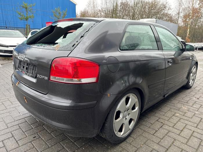 Audi A3 2.0 16V FSI Sloopvoertuig (2003, Grijs)