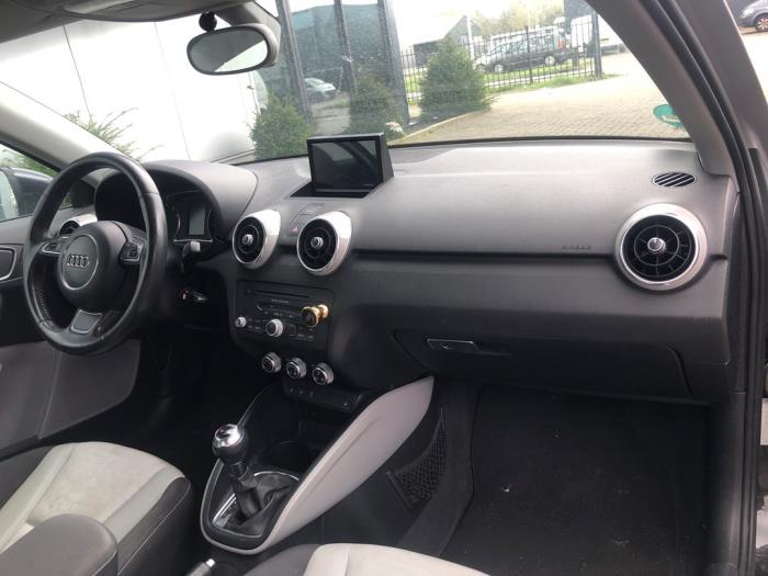 Audi A1 1.4 TFSI 16V 122 Sloopvoertuig (2010, Zwart)