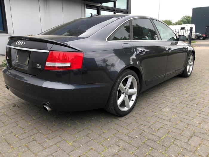 Audi A6 3.2 V6 24V FSI Quattro Sloopvoertuig (2006, Grijs)