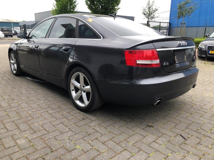 Audi A6 3.2 V6 24V FSI Quattro Sloopvoertuig (2006, Grijs)