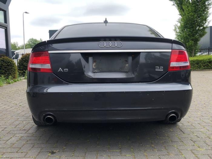 Audi A6 3.2 V6 24V FSI Quattro Sloopvoertuig (2006, Grijs)