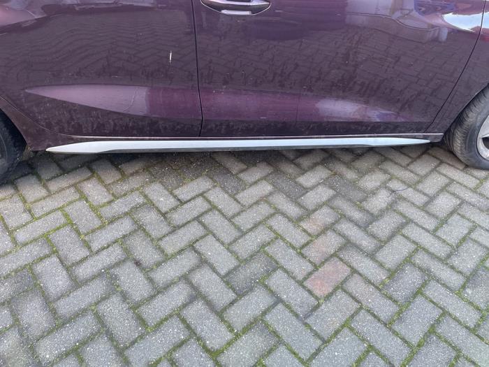 Audi A3 Sportback 1.5 35 TFSI 16V Mild Hybrid Sloopvoertuig (2020, Paars)