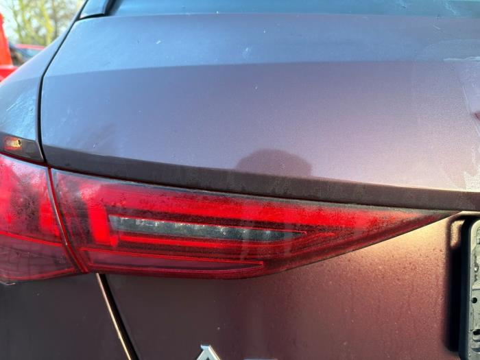 Audi A3 Sportback 1.5 35 TFSI 16V Mild Hybrid Sloopvoertuig (2020, Paars)