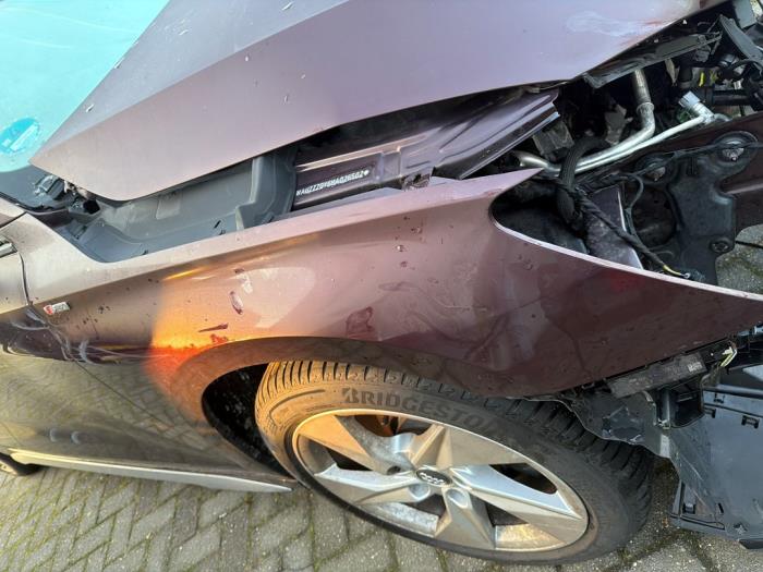 Audi A3 Sportback 1.5 35 TFSI 16V Mild Hybrid Sloopvoertuig (2020, Paars)