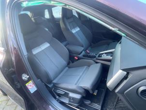 Audi A3 Sportback 1.5 35 TFSI 16V Mild Hybrid Sloopvoertuig (2020, Paars)