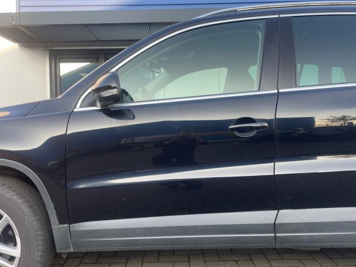 Volkswagen Tiguan 2.0 TSI 16V 4Motion Sloopvoertuig (2009, Zwart)