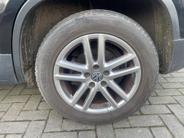 Volkswagen Tiguan 2.0 TSI 16V 4Motion Sloopvoertuig (2009, Zwart)