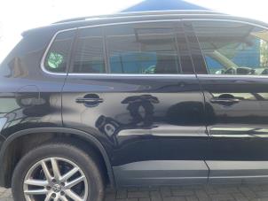 Volkswagen Tiguan 2.0 TSI 16V 4Motion Sloopvoertuig (2009, Zwart)