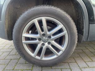 Volkswagen Tiguan 2.0 TSI 16V 4Motion Sloopvoertuig (2009, Zwart)