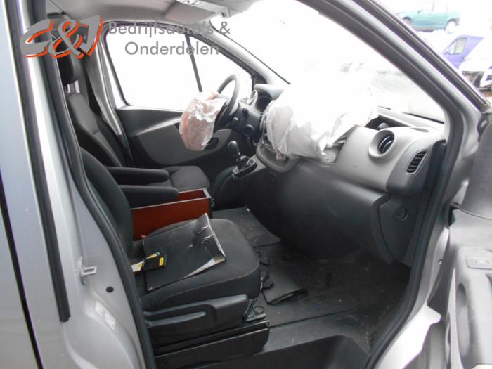 Renault Trafic 1.6 dCi 95 Sloopvoertuig (2016, Zilver)