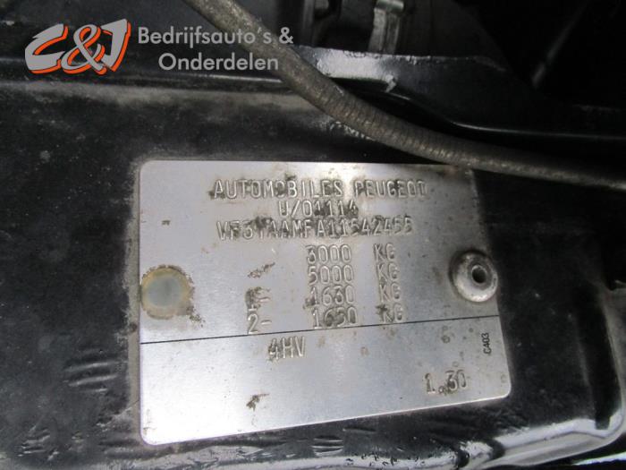 Peugeot Boxer 2.2 HDi 100 Euro 4 Sloopvoertuig (2009, Grijs)