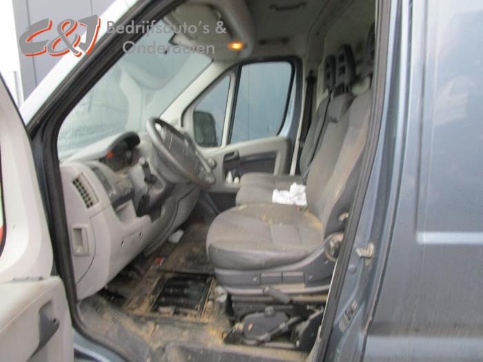 Peugeot Boxer 2.2 HDi 100 Euro 4 Sloopvoertuig (2009, Grijs)