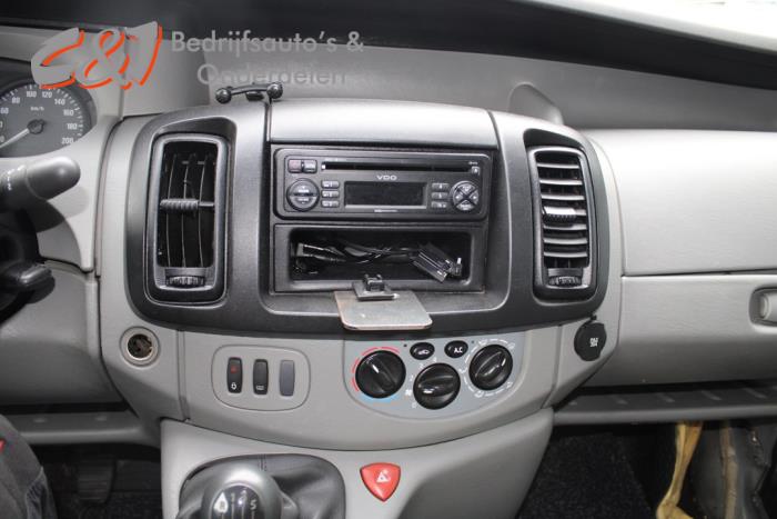 Opel Vivaro 2.0 CDTI Sloopvoertuig (2010, Zwart)