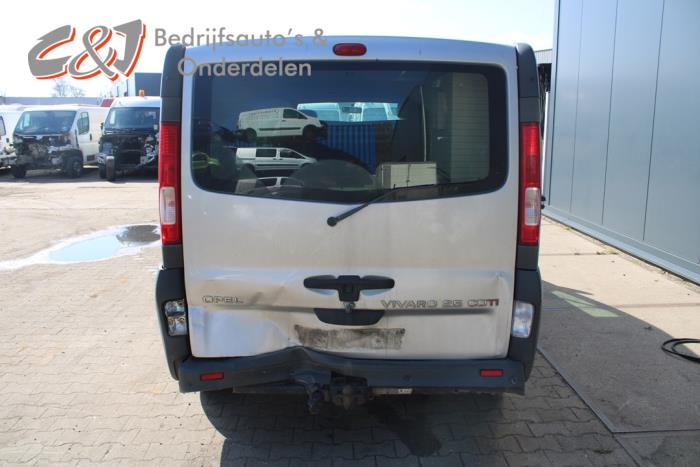 Opel Vivaro 2.5 CDTI 16V Sloopvoertuig (2007, Zilvergrijs)