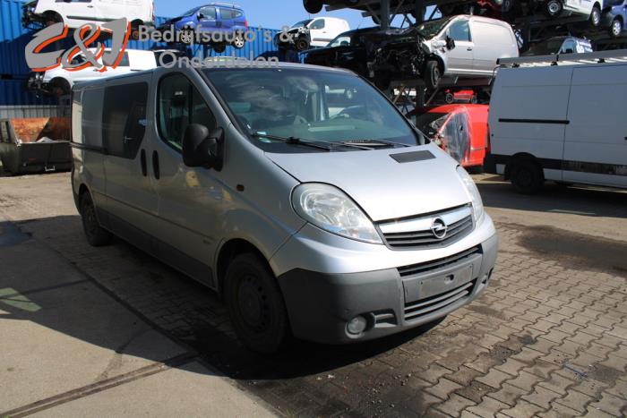 Opel Vivaro 2.5 CDTI 16V Sloopvoertuig (2007, Zilvergrijs)