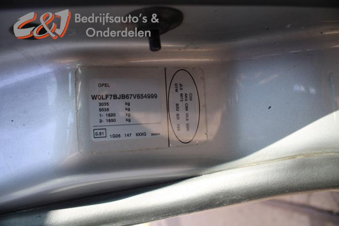 Opel Vivaro 2.5 CDTI 16V Sloopvoertuig (2007, Zilvergrijs)